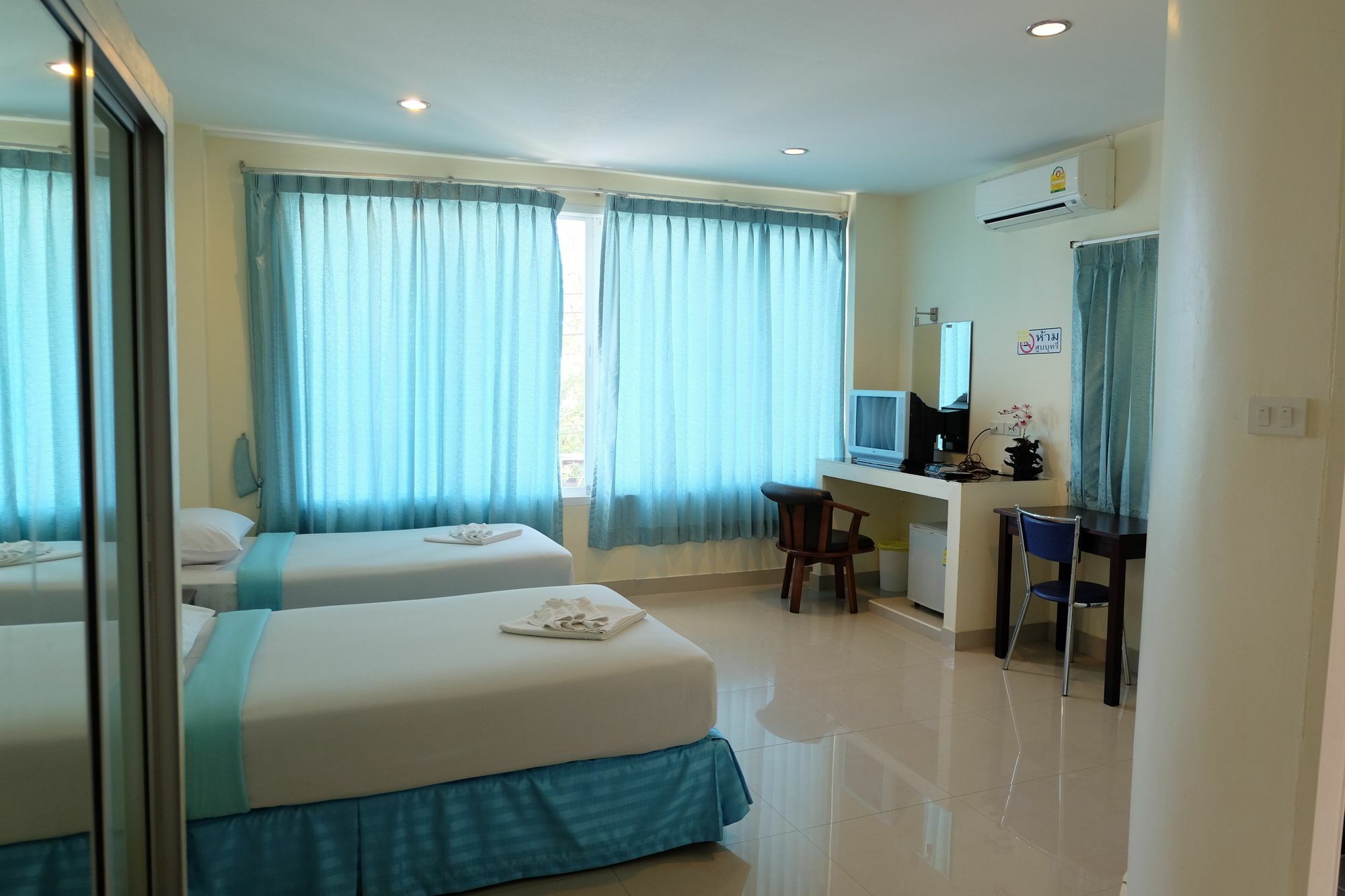 Krabi Marina Seaview Hotel Екстериор снимка