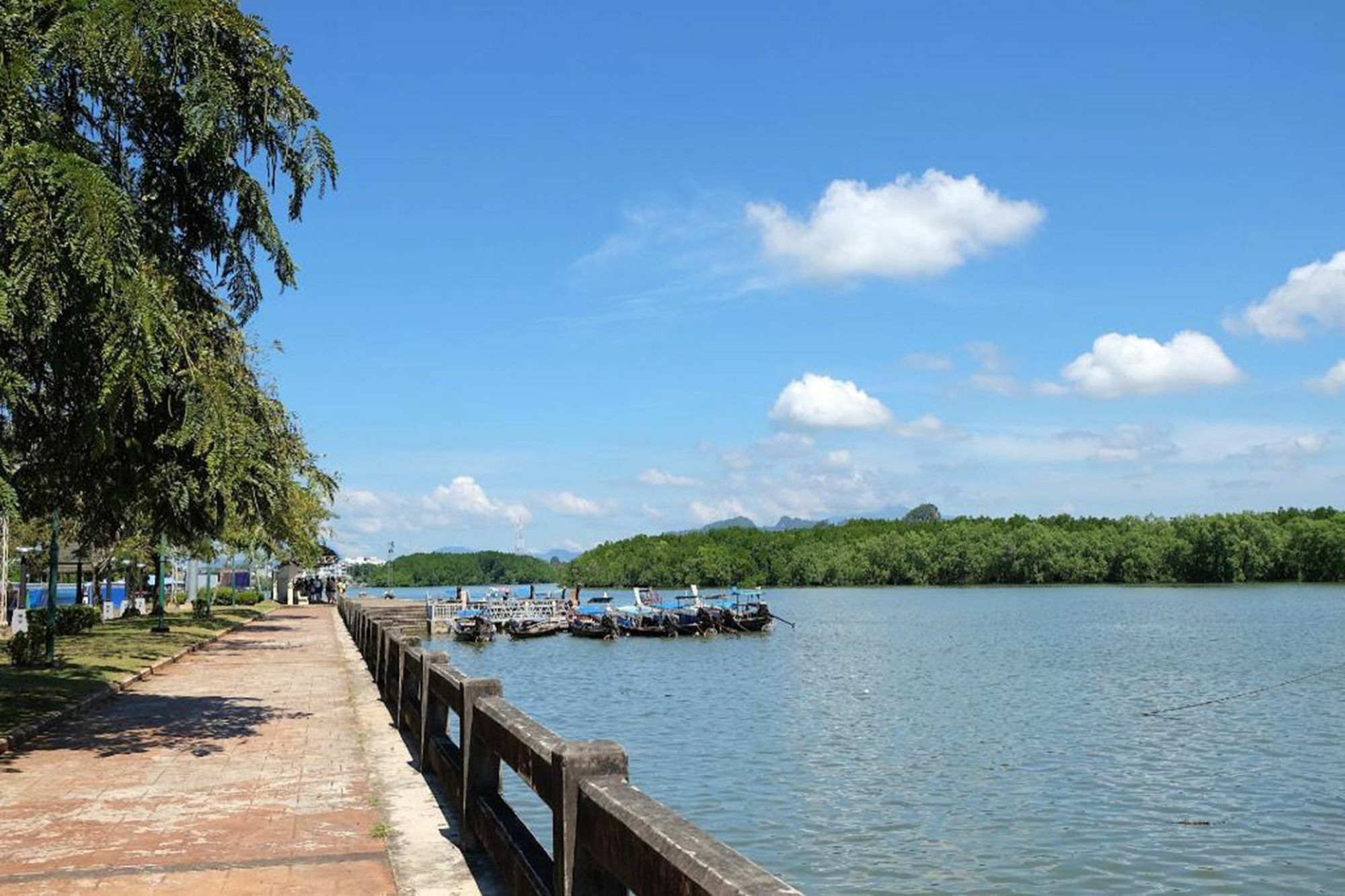 Krabi Marina Seaview Hotel Екстериор снимка